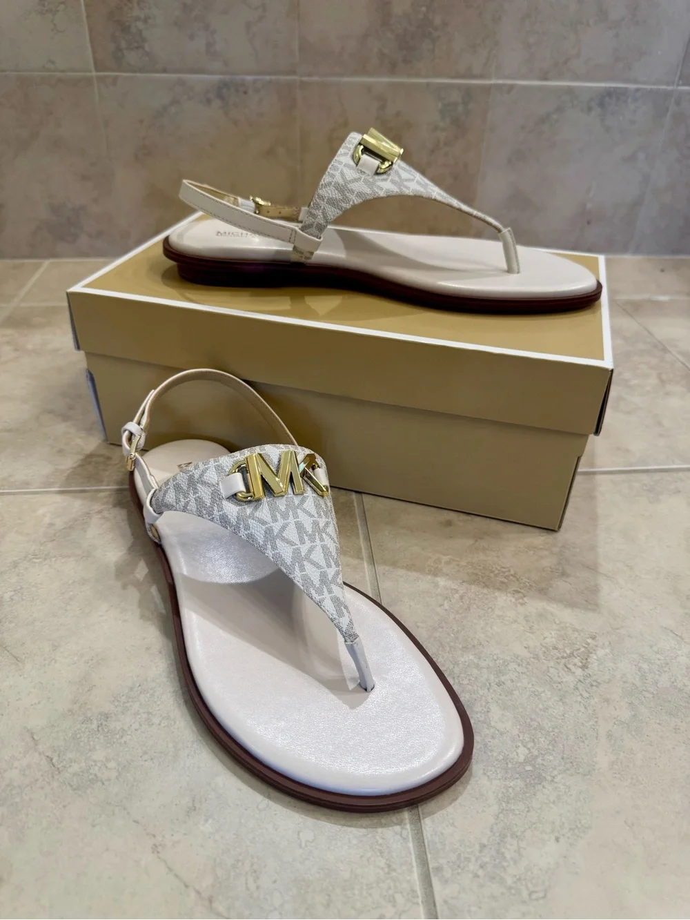 Michael Kors Reed Flat Thong Sandals Vanilla Gold Size 9 NWOT